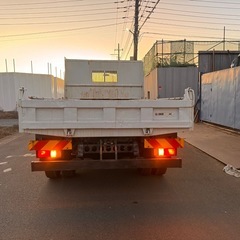 いすゞ　フォワード　4トン　ダンプ　の画像