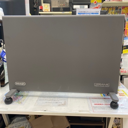 1/23値下げしました⭐️高年式⭐️2024年製 DeLongi コンベクターヒーター HXJ60 L12 速暖暖房 安全設計 エコ運