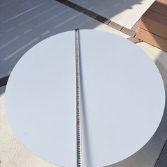 丸いテーブル　の画像