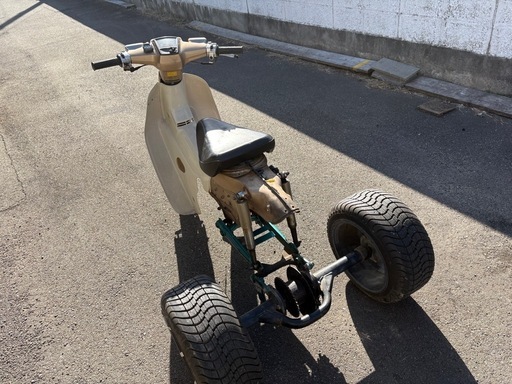 スーパーカブ トライク 製作途中  エンジンレス スーパーカブ トライク 製作途中 エンジンレス (つー) 新居浜のホンダ