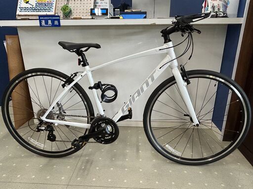 ☆来店限定 GIANTクロスバイクEscapeRX3専用手袋＆専用空気入れ付属