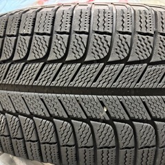 ミシュランスタッドレスタイヤの画像