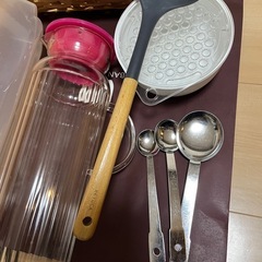 いろいろ増やしました。　ニトリ　ヤカン　冷水筒　キッチンツール　100均　収納　まとめの画像