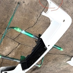 セレナc28 フロントバンパー　ホワイトの画像