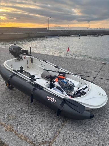 2馬力ボート エグゼクトファミリア2分割frpボート生簀仕様