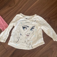 70サイズ　長袖ロンパースと長袖トップス の画像