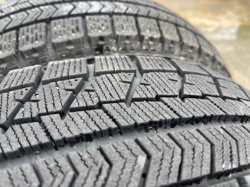 BRIDGESTONE BLIZZAK VRXブリヂストン155/65R14スタッドレスタイヤ2020年製4本タイヤの目5〜6割あります