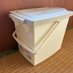 【新品未使用】おむつバケツの画像