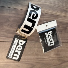 新品未使用
BernヘルメットSサイズ の画像