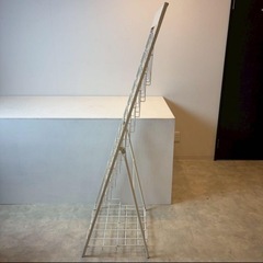 カタログスタンド　パンフレットスタンド　2列10段　折りたたみ可能　店舗什器の画像