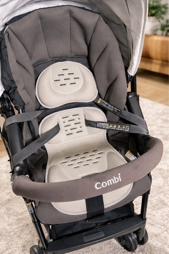 combi ベビーカー両対面式　　ベビーカー スゴカルα lightエッグショック美品