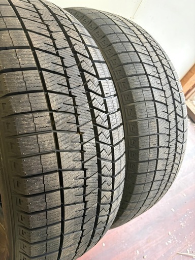 235/60/18冬ダンロップ2本