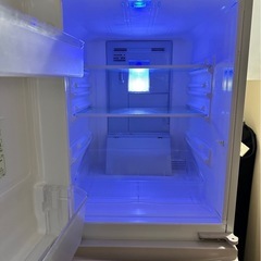 シャープ製のノンフロン冷凍冷蔵庫の画像