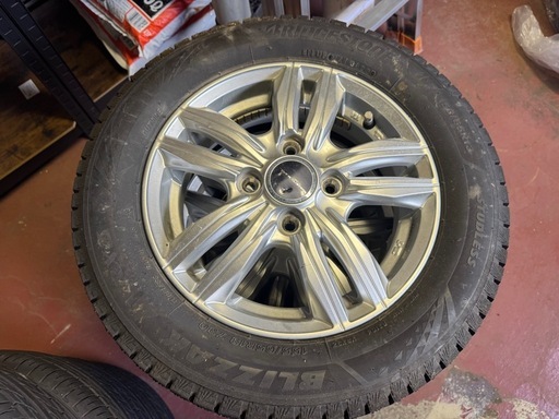 ●ほぼ新品  ブリザック  
VRX3    155\65R13  4本
