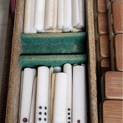 【昭和レトロ】手彫り 竹牌 麻雀牌 木箱入りの画像