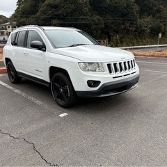 個人 クライスラー jeepコンパス 車検付き ホワイトの画像