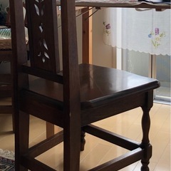 木製　椅子の画像