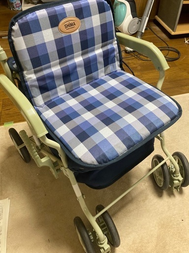 新品同様　島製作所　マーチS  折り畳み　 休憩椅子付き　シルバーカー　歩行が不安定な方　介護