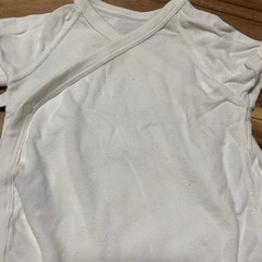 ユニクロ肌着ロンパース60の画像