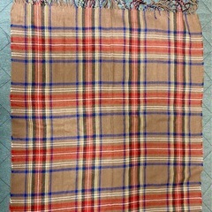 ストール（ベージュ系タータンチェック柄）の画像