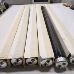 スタンレー製20Ｗブラックライト蛍光管（中古品）6本＋20W蛍光...