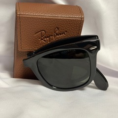 Ray-Ban Wayfarer RB4105 折りたたみサングラス　ケース付の画像