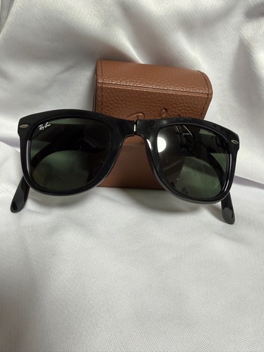 Ray-Ban Wayfarer RB4105 折りたたみサングラス　ケース付