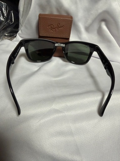Ray-Ban Wayfarer RB4105 折りたたみサングラス　ケース付