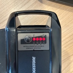 ブリヂストン 電動自転車用バッテリー 12.3Ah 簡易診断4点灯／充電器付き【手渡し】の画像