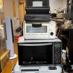 ジャンク品　レンジ、Makita冷蔵庫、ガスストーブ、トースターの画像