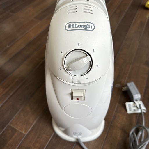DeLonghi デロンギオイルヒーター（TRN0505JS） (yu) 古泉の季節、空調