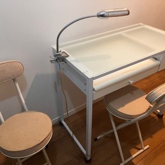 折り畳み椅子
の画像