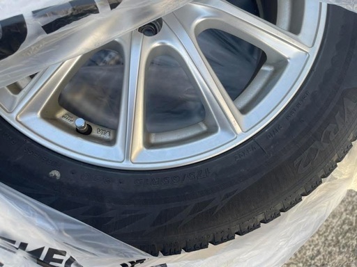?【スタッドレスタイヤ販売】175/65R15