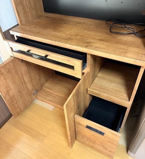 募集終了　キッチンボード 食器棚 電源付き
