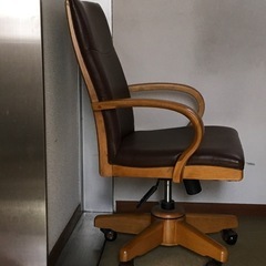 中古　キャスター付き椅子の画像