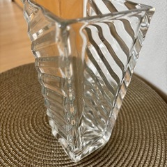 ボヘミアクリスタル 花瓶（スクエア・カットデザイン）の画像