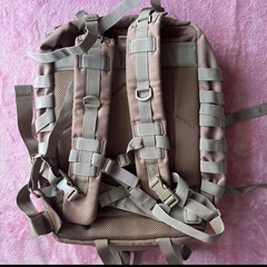 ミリタリーリュック　カーキ　アウトドア用　防災の画像