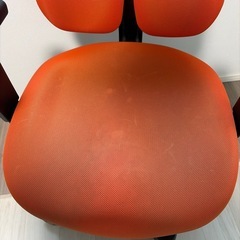 【0円】DUOREST オフィスチェア（オレンジ）※座面汚れあり／中延駅付近の画像