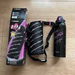 子供用水筒の画像