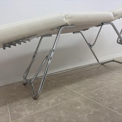 折りたたみ式シングルベッドの画像