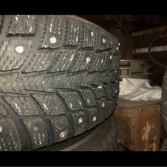 スパイクタイヤ15インチ　アウディ　ワーゲン用ホイール付きの画像