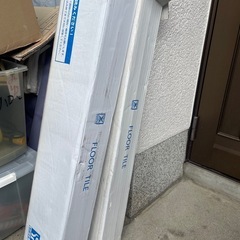 PVCフロアタイル 914.4 x 152.4   
12枚入り　未使用品　2箱セットの画像