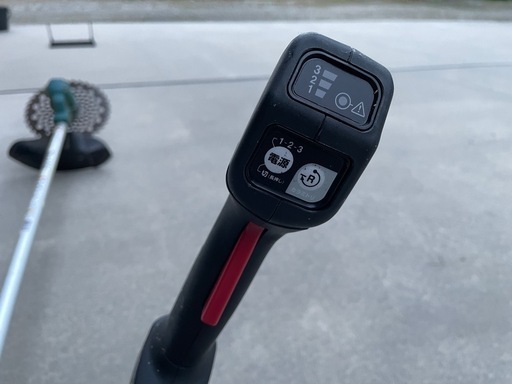 マキタ makita 充電式草刈機18V MUR190SD 本体のみ