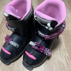 子ども用　スキー靴　21〜22cm 中古　黒&ピンクの画像