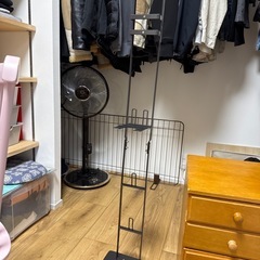 ダイソンチェア     チェスト  掃除機スタンドの画像