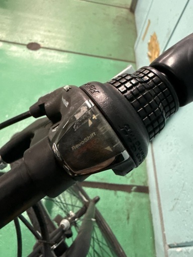 自転車　クロスバイク　6段速　700c