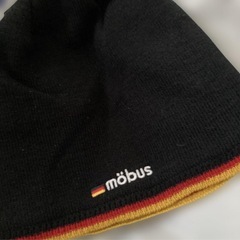 このニット帽、、買いたいです