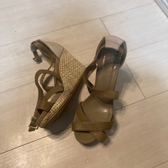 パンプス　サンダルの画像