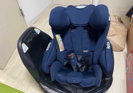 ラスト6/21まで値下げ チャイルドシート アップリカ ディアターン プラスAB ネイビー  ISOFIX 0ヶ月〜4歳頃までのシート アップリカ ディアターン プラス ISOFIX AB ネイビー（新生児 