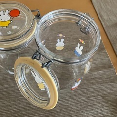ガラス密閉容器2個の画像